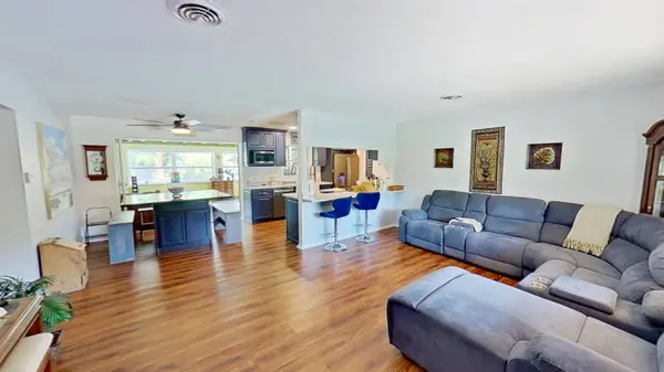 2609 Darwin Ave, Sarasota, FL 34239-4916
