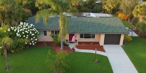2609 Darwin Ave, Sarasota, FL 34239-4916