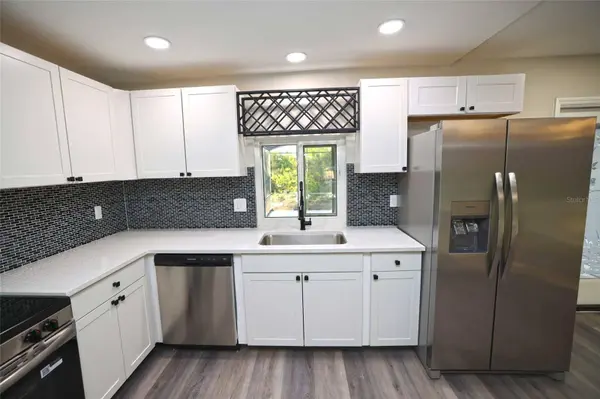5667 CREEKWOOD DR, Sarasota, FL 34233