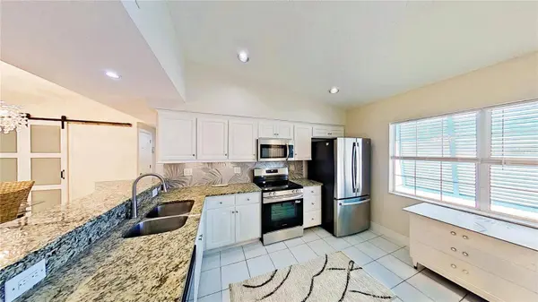 3641 STOKES DR, Sarasota, FL 34232