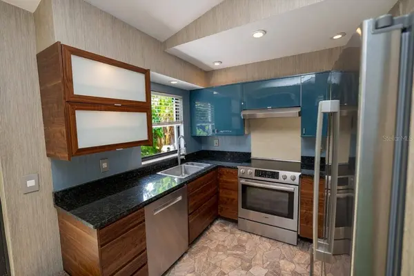 5281 LORDS AVE, Sarasota, FL 34231