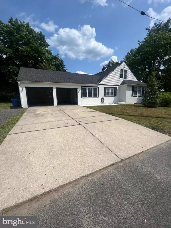 121 UNIVERSITY BLVD, Glassboro, NJ 08028