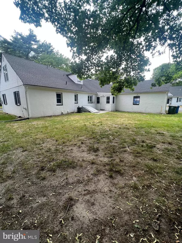 121 UNIVERSITY BLVD, Glassboro, NJ 08028