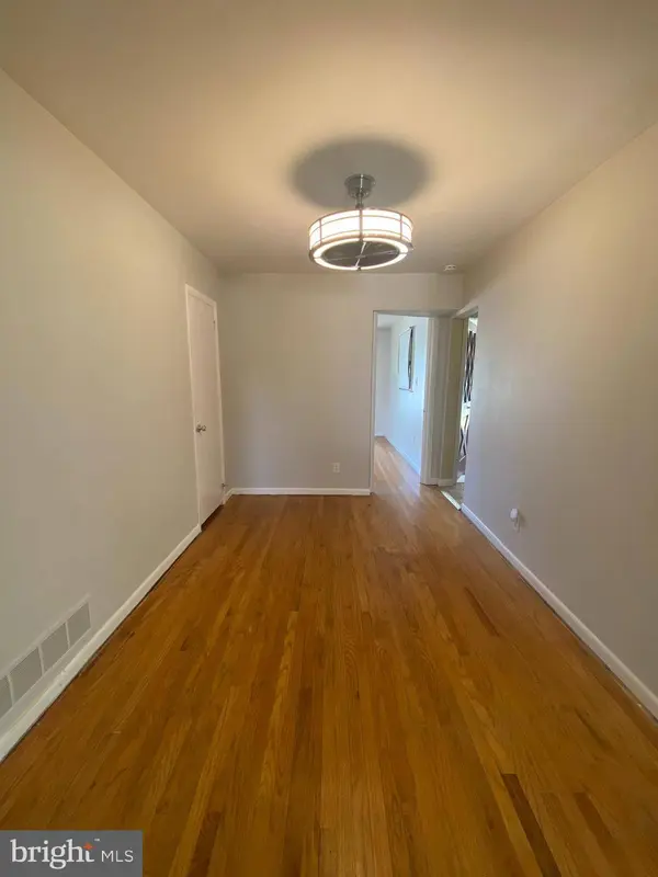 28 FAIRMOUNT DR, Glassboro, NJ 08028