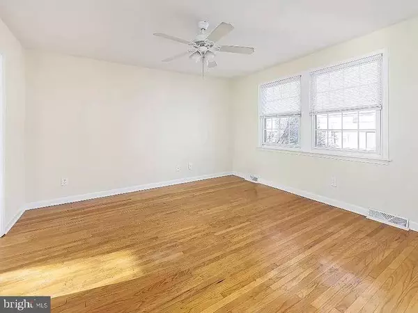 6 CORNELL RD, Glassboro, NJ 08028