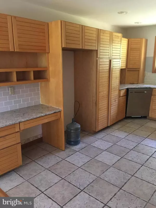 561 MULLICA HILL RD, Glassboro, NJ 08028