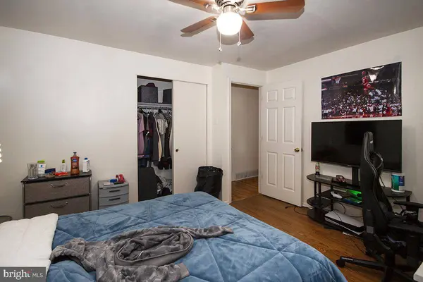 10 SHERWOOD LN, Glassboro, NJ 08028