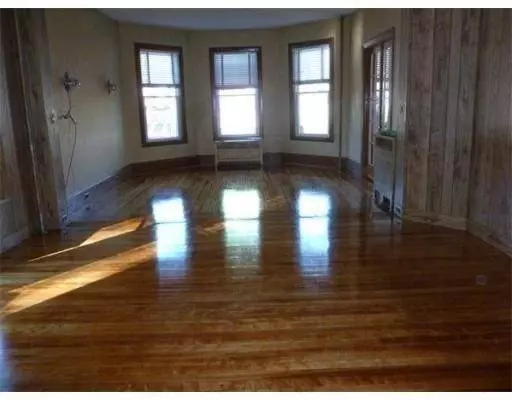 6 Newton Ave, Worcester, MA 01602