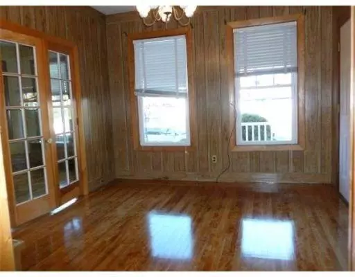 6 Newton Ave, Worcester, MA 01602