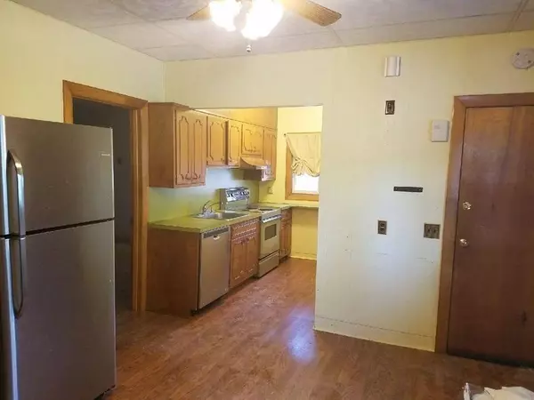 6 Newton Ave, Worcester, MA 01602