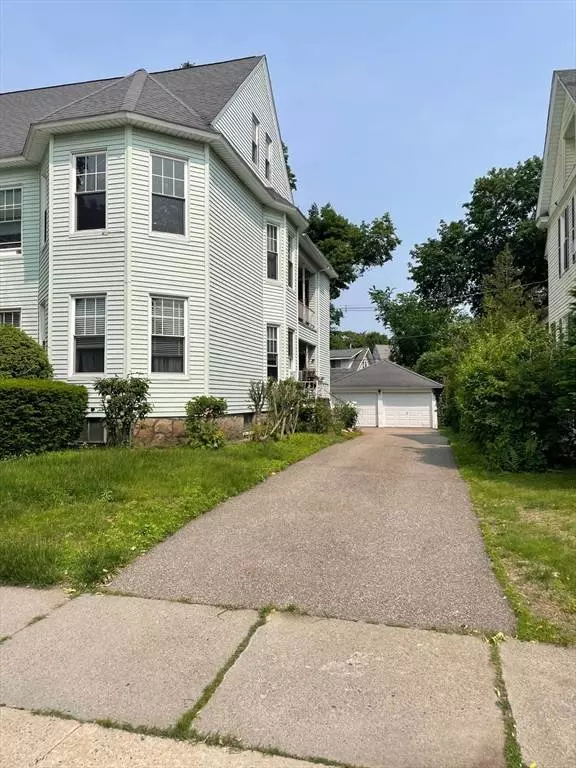 6 Newton Ave, Worcester, MA 01602