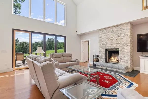 19 Hardscrabble Rd, Sterling, MA 01564