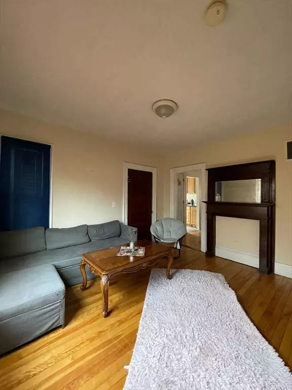 16 Gates St, Worcester, MA 01610