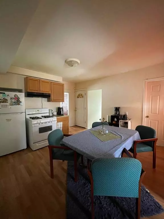 16 Gates St, Worcester, MA 01610