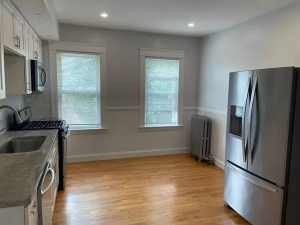 7 Wyman St, Worcester, MA 01610