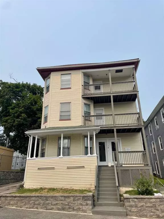 7 Wyman St, Worcester, MA 01610