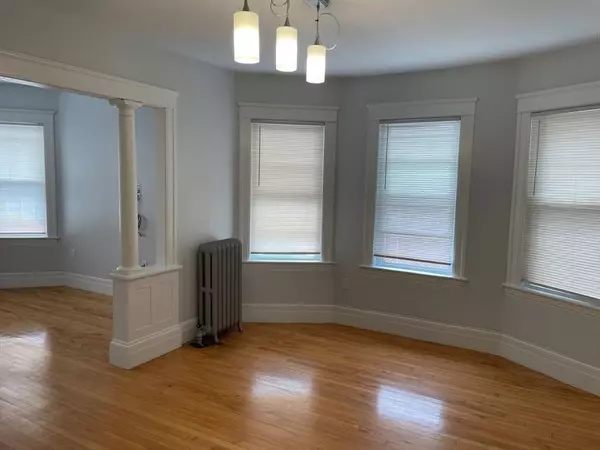 7 Wyman St, Worcester, MA 01610