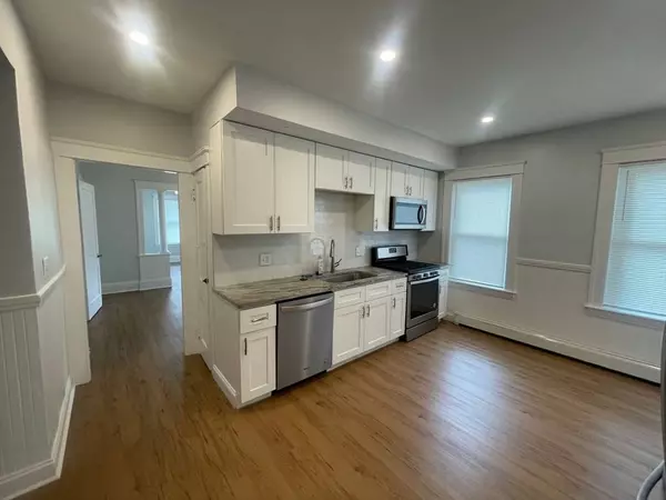 7 Wyman St, Worcester, MA 01610