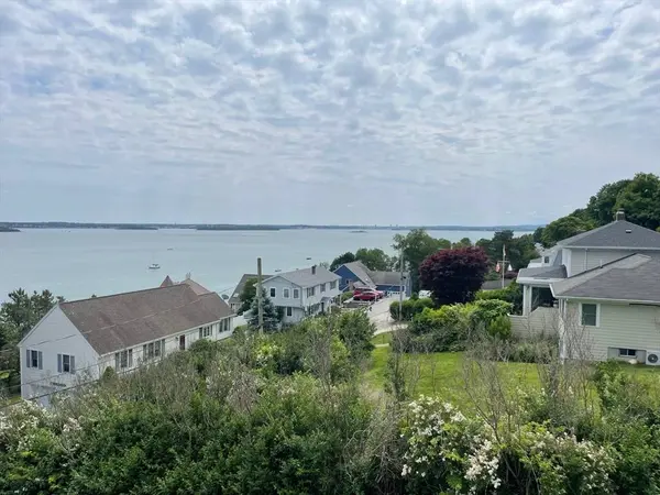 8 Douglas Ave, Hull, MA 02045