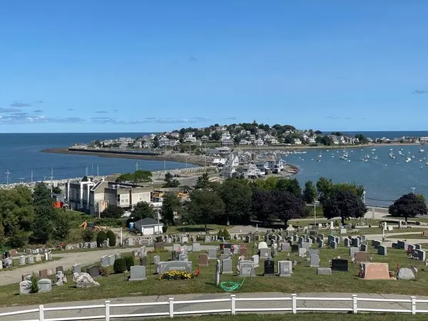 8 Douglas Ave, Hull, MA 02045