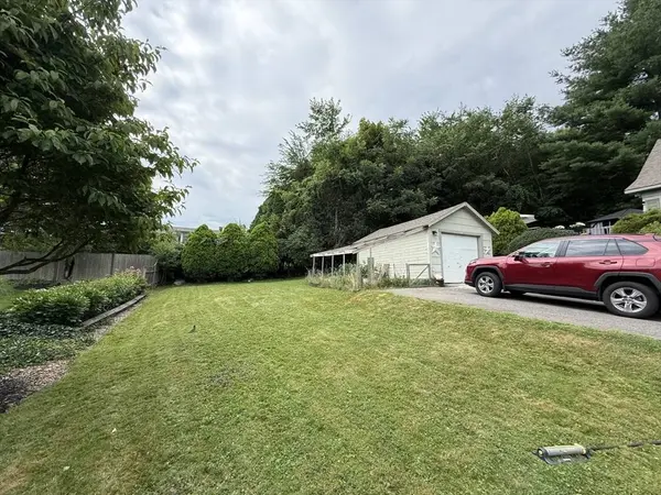 74 Wilkinson St, Worcester, MA 01606