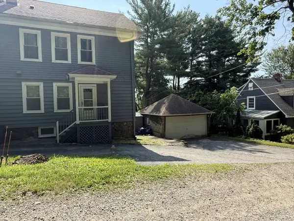 33 Barnes Ave, Worcester, MA 01605
