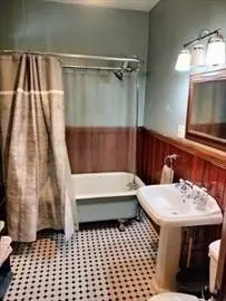 15 Millbrook St #1, Worcester, MA 01606