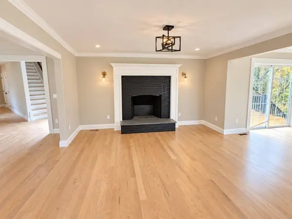 40 Brooks Pond Rd, Spencer, MA 01562