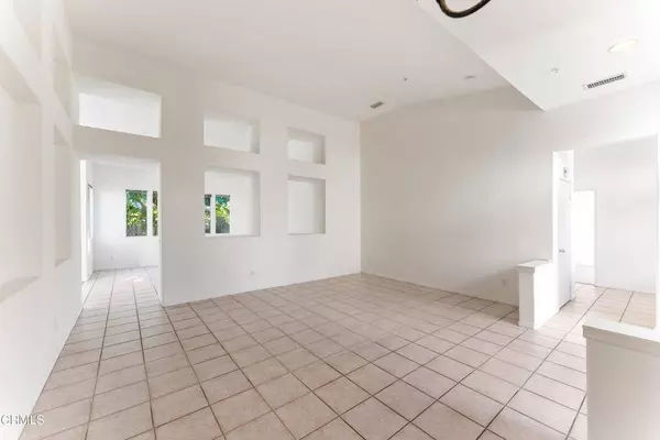 408 Grande ST, Oxnard, CA 93036