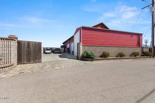 907 Mission Rock RD, Santa Paula, CA 93060