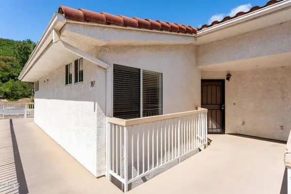 2913 Antonio DR #307, Camarillo, CA 93010