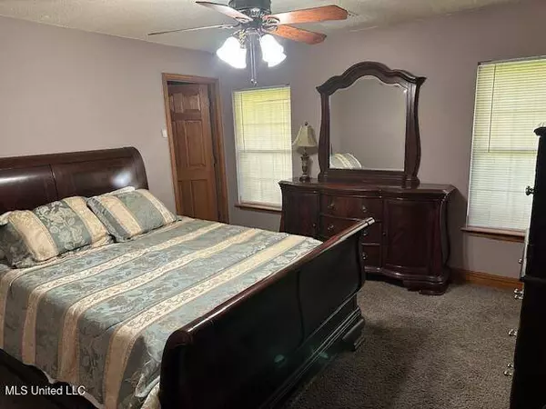 4111 Ingalls Avenue, Pascagoula, MS 39581