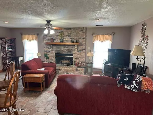 4111 Ingalls Avenue, Pascagoula, MS 39581