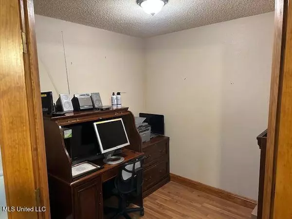 4111 Ingalls Avenue, Pascagoula, MS 39581