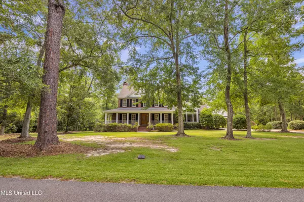 6022 Monticilla Circle, Ocean Springs, MS 39564