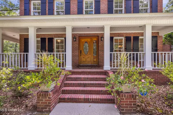 6022 Monticilla Circle, Ocean Springs, MS 39564