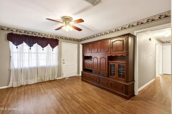 6505 Lancaster Boulevard, Ocean Springs, MS 39564