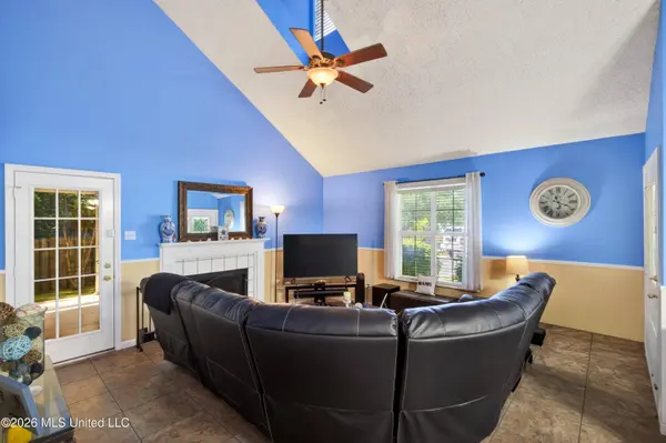 4576 Laurelwood Drive, D'iberville, MS 39540