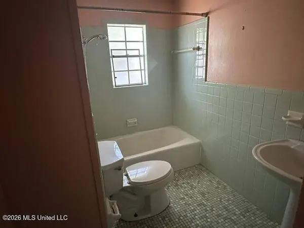 2117 Sandalwood Place, Gautier, MS 39553