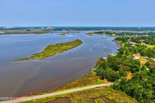 Causeway Drive, Biloxi, MS 39532