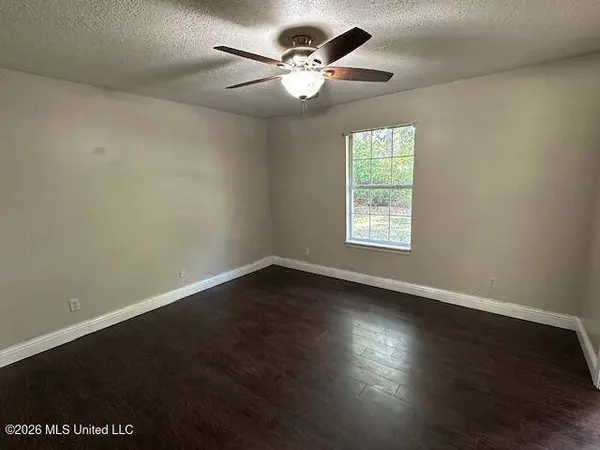1400 Oak Street, Ocean Springs, MS 39564