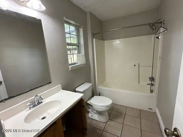 1400 Oak Street, Ocean Springs, MS 39564