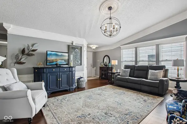 8822 Limberlost CT, Camby, IN 46113