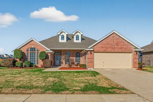 105 Canterbury Drive, Saginaw, TX 76179