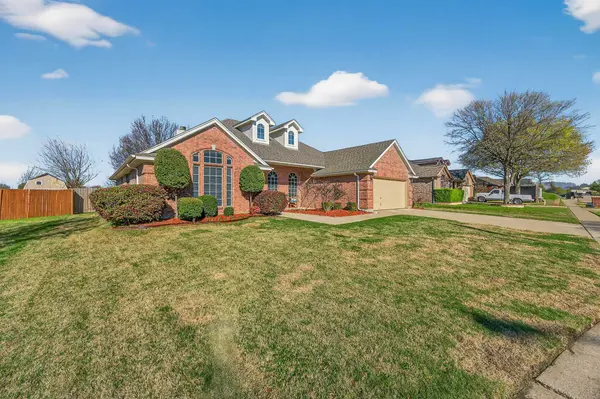 105 Canterbury Drive, Saginaw, TX 76179