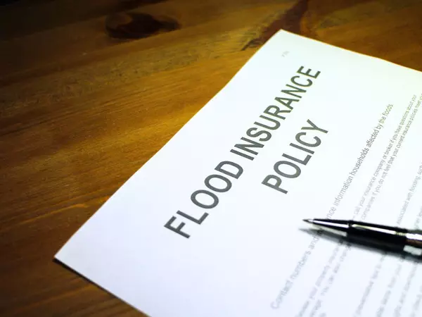 Homeowner’s Insurance vs. Flood  Insurance