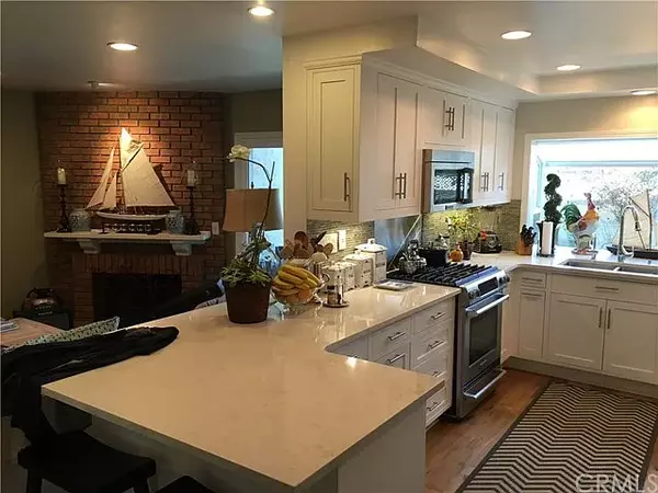 Irvine, CA 92614,16 Goldstone #19