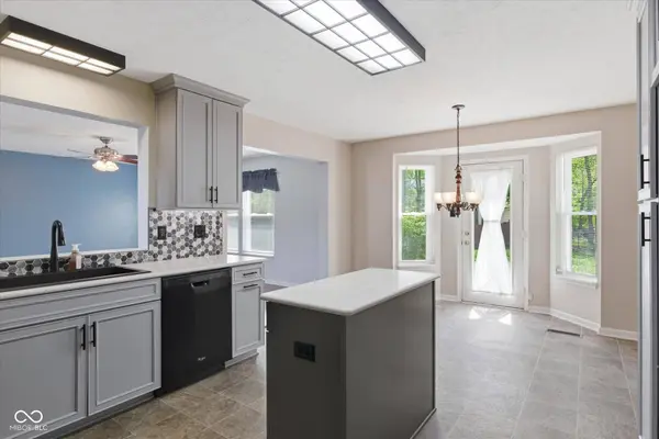 7253 Ponderosa Pines PL, Indianapolis, IN 46239