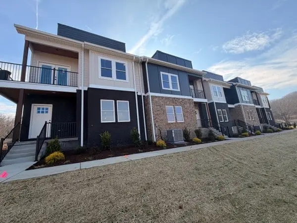Crockett Hills Townhomes | Luxury Living in Ashland City TN Near Nashville