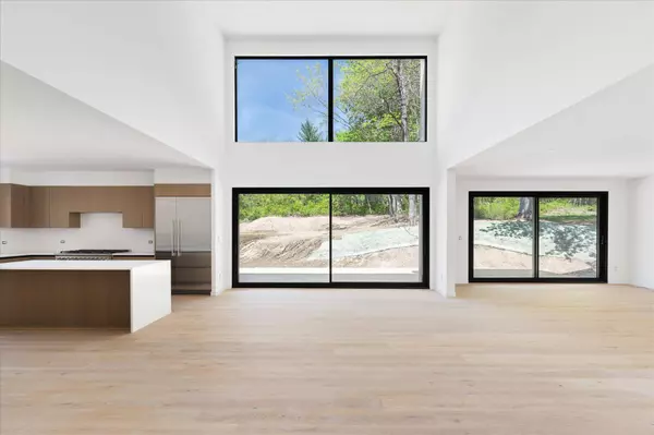 28 McLain ST, Bedford Corners, NY 10549